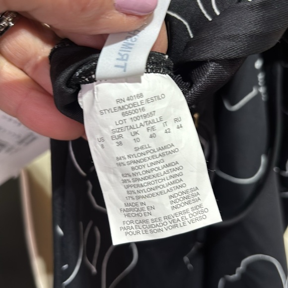 Trimshaper three keyhole high neck,adjustable straps padded,look trim swimsuit - Picture 10 of 12